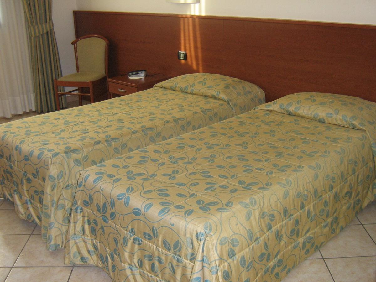 Hotel Sanremo Ceva Buitenkant foto