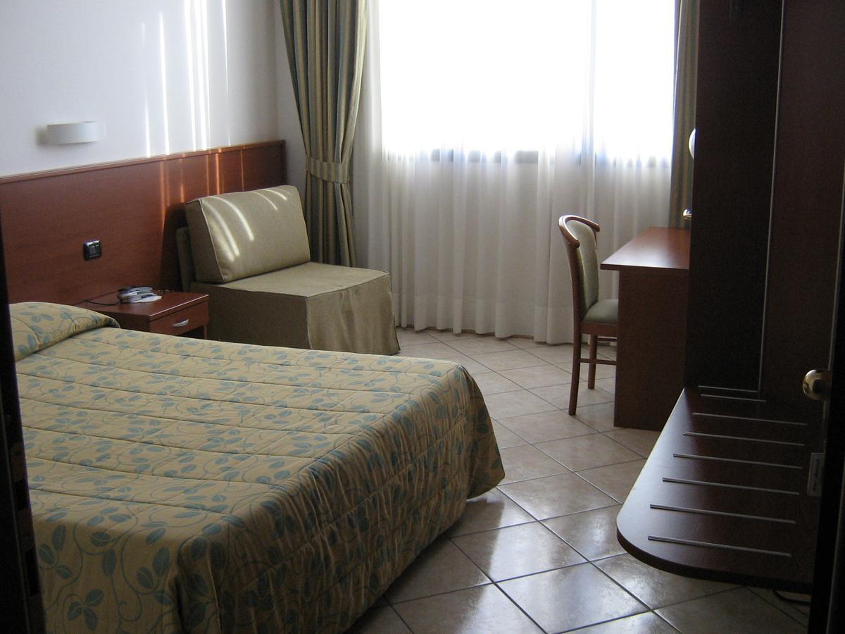 Hotel Sanremo Ceva Buitenkant foto